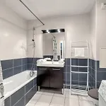Zenbnb / Stella / Proche Gare / Garage / Wifi / Daire Annemasse