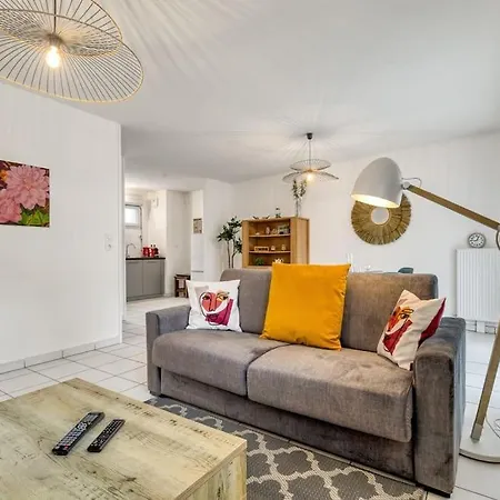 Zenbnb / Stella / Proche Gare / Garage / Wifi / * Аннемас