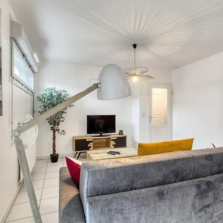 Zenbnb / Stella / Proche Gare / Garage / Wifi / Апартаменты *