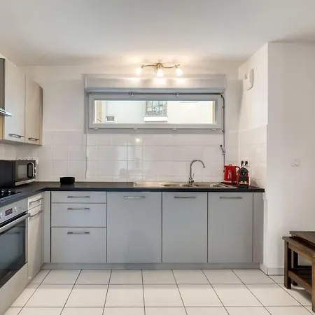 Zenbnb / Stella / Proche Gare / Garage / Wifi / * Аннемас